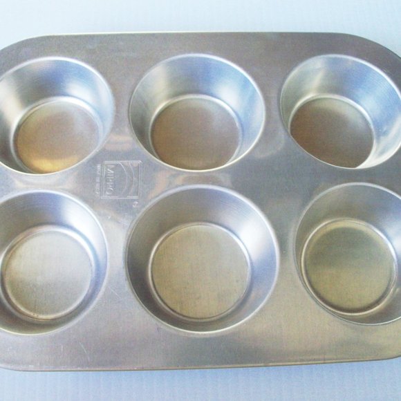 Vintage aluminum muffin pan, USA (#EV1326) - Picture 4 of 4